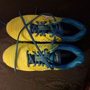 Womens EUC Asics sneakers